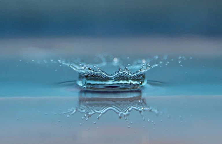 天然水で頭髪を潤す！ビーワンの頭髪用化粧水があなたの髪を美しく保つ
