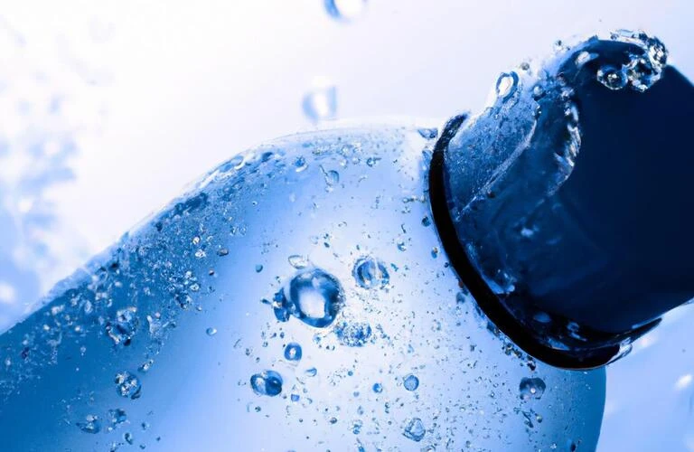 敏感肌を守る天然水の力